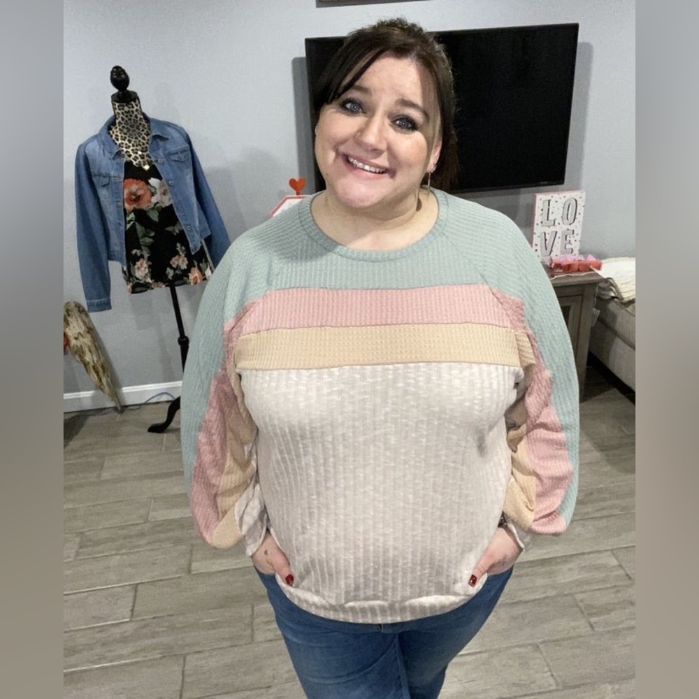Color-block  lightweight top